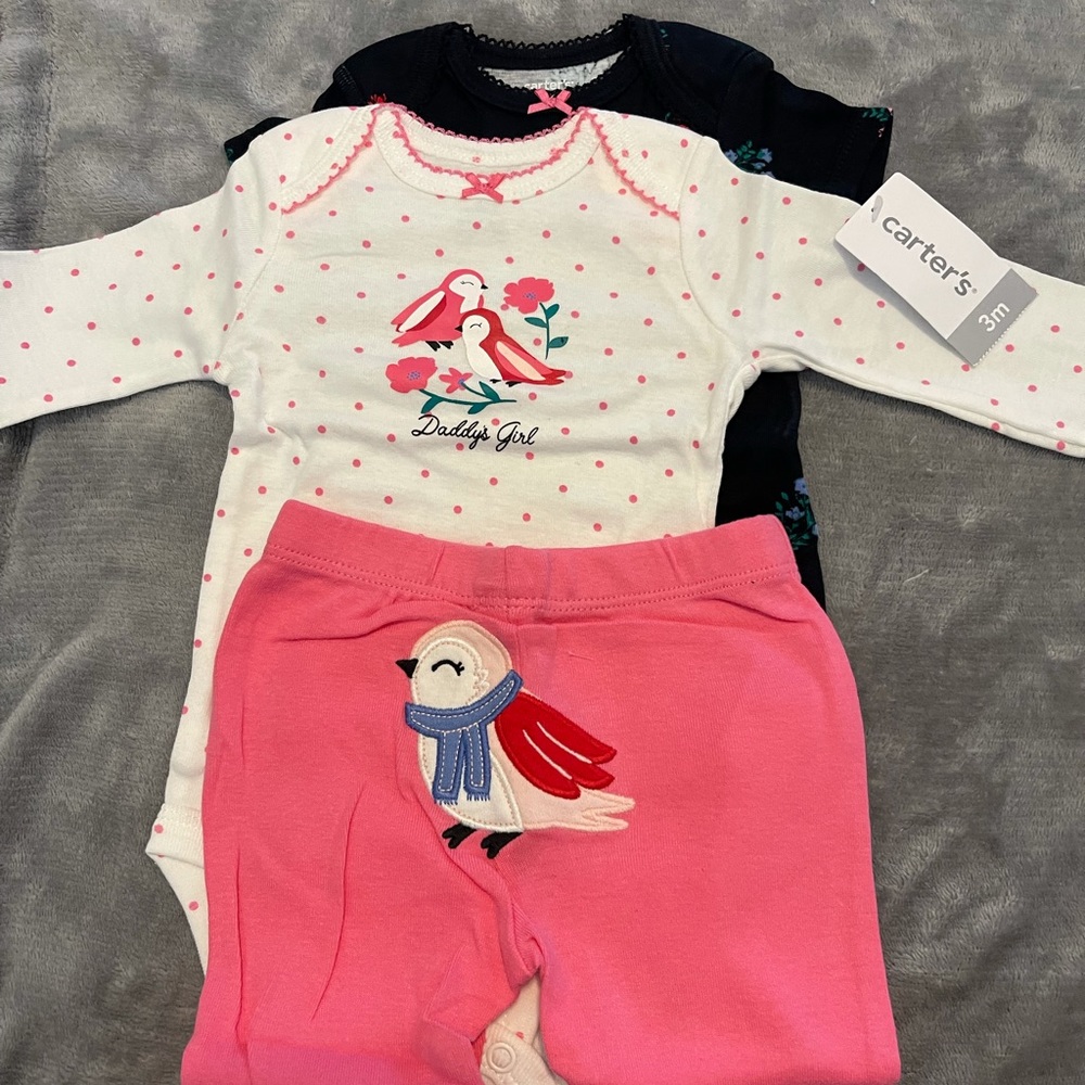 Carter’s sets - Picture 2 of 4